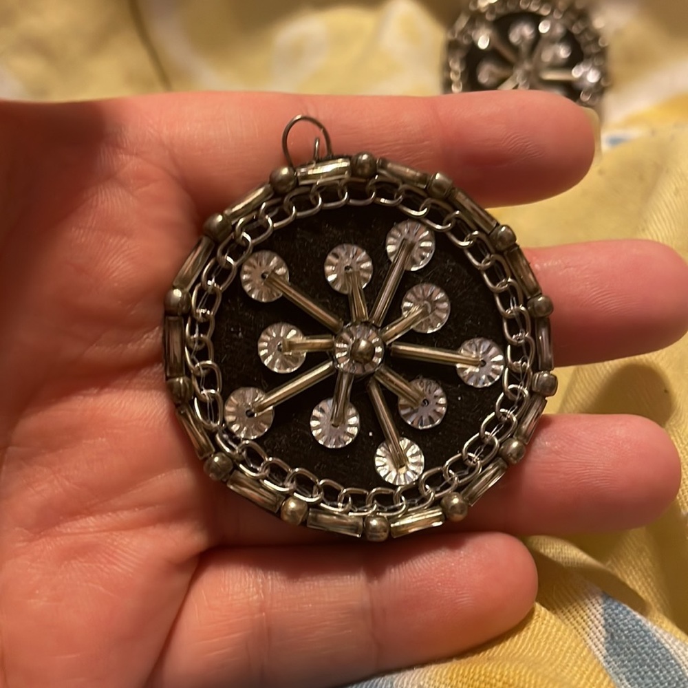 🖤Vintage 80s Trad Goth Chain Bead Earrings🖤 - Picture 2 of 4